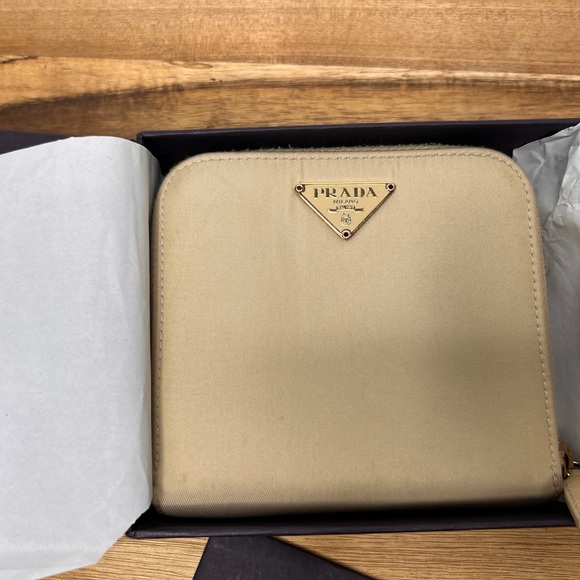 Vintage Authentic Prada Bi-fold Tessuto Gold Zip Wallet Made In Italy - Picture 11 of 13
